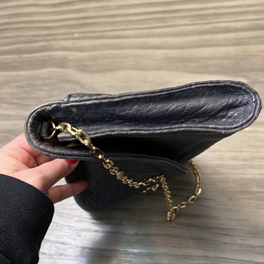 ANTONIO MELANI LEATHER GRAY ENVELOPE CLUTCH WITH GOLD CHAIN - Picture 12 of 14